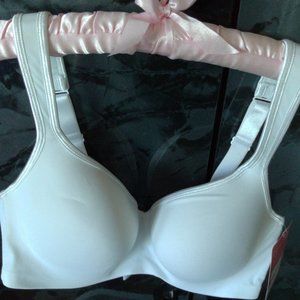 NWT. White Pennington's bra